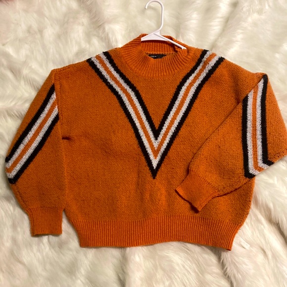 SHEIN Sweaters - GORGEOUS orange 🍊 sweater